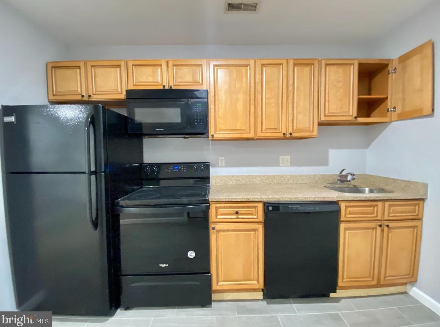 1723 N 17th St #a, Philadelphia, PA 19121