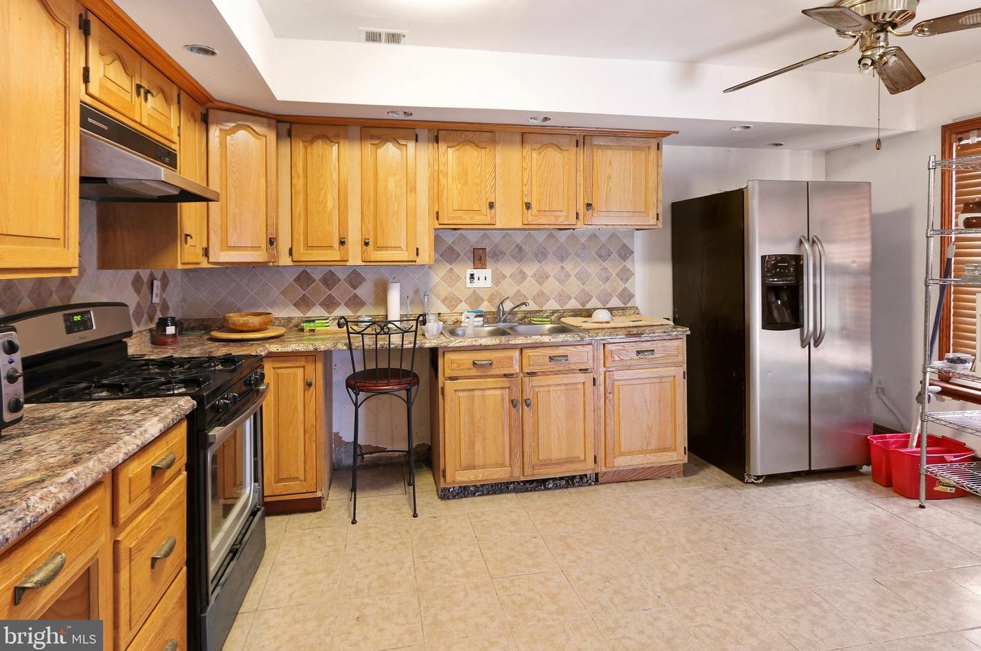 8432 Madison Pl, Philadelphia, PA 19153-1527