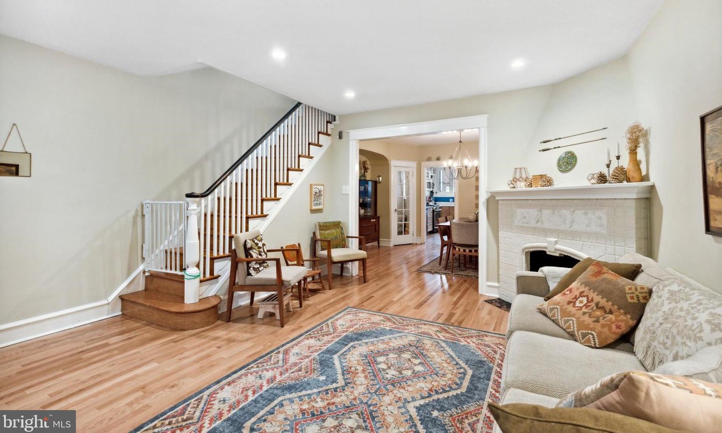 146 E Roumfort Rd, Philadelphia, PA 19119