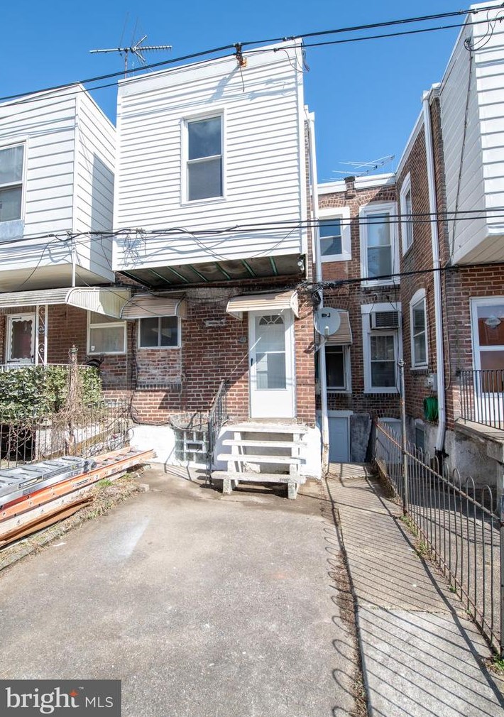 1138 Sanger St, Philadelphia PA  19124-1131 exterior