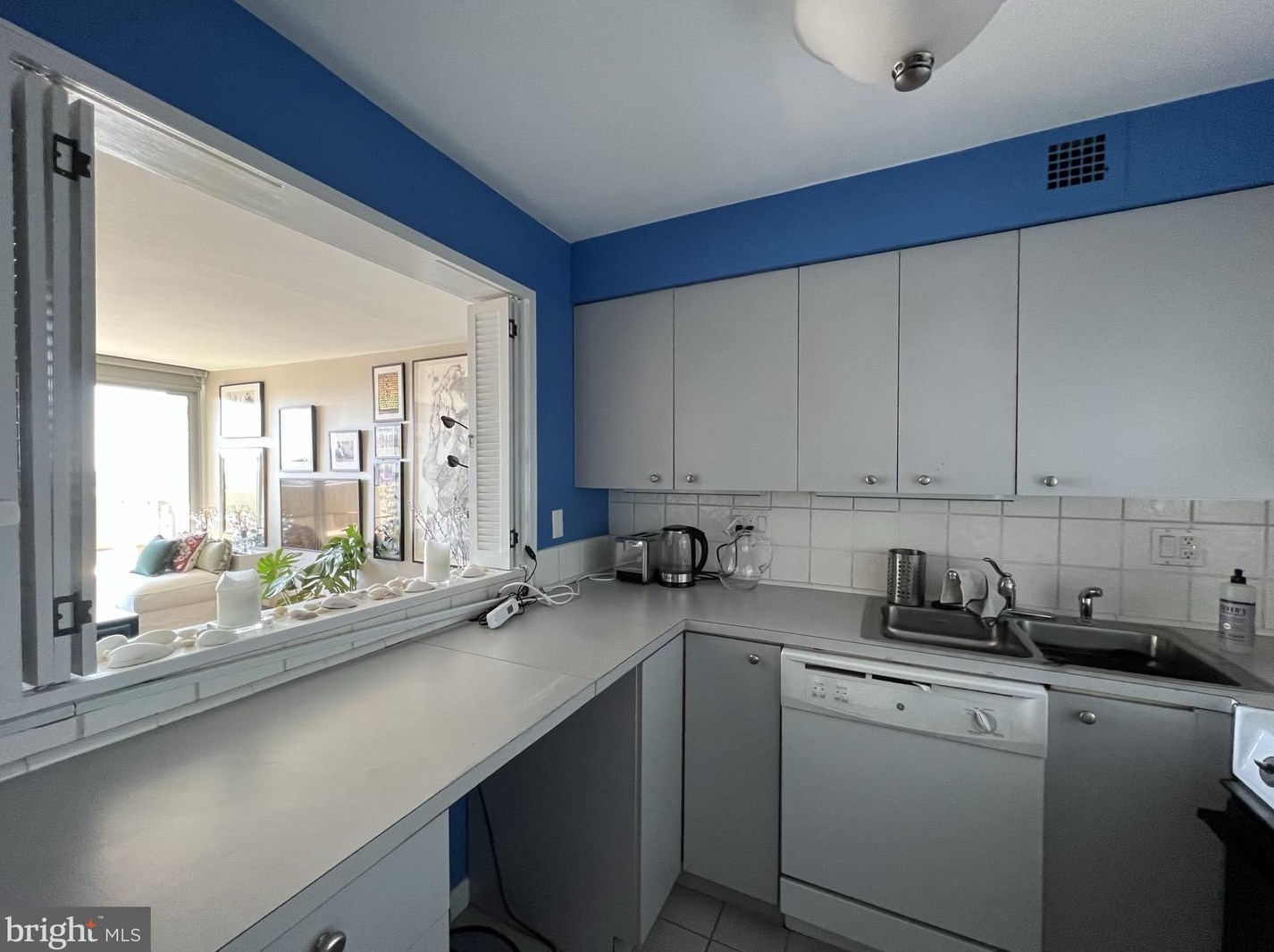 224 W Rittenhouse Square #1409, Philadelphia, PA 19103