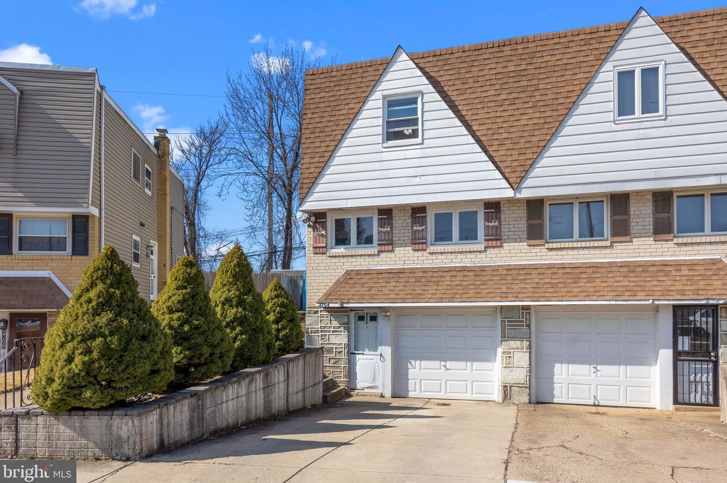 2704 Maxwell St, Philadelphia, PA 19136-1017