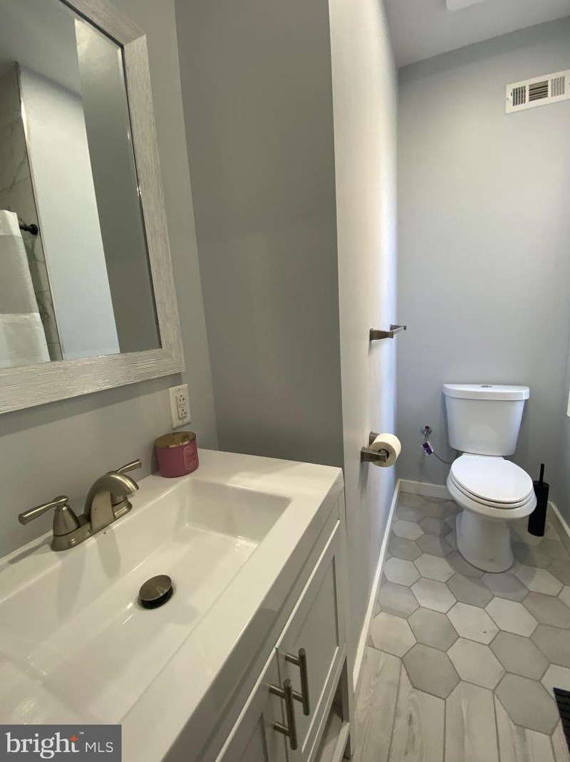 5233 Jefferson St, Philadelphia PA  19131-3603 exterior