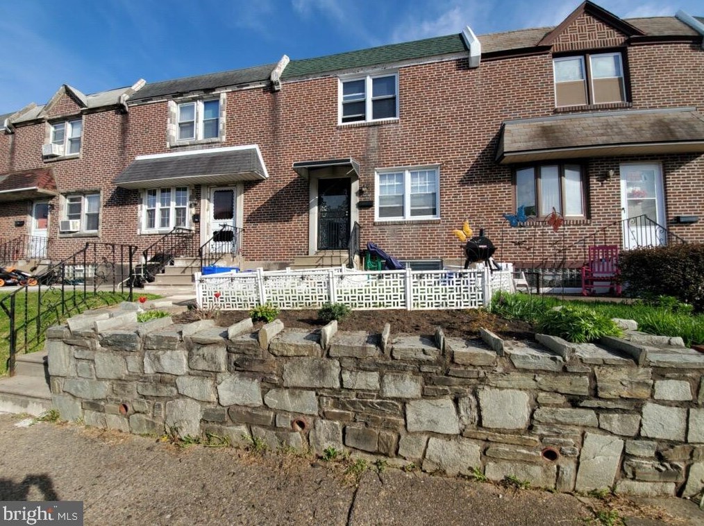 5407 Walker St, Philadelphia, PA 19124-1418