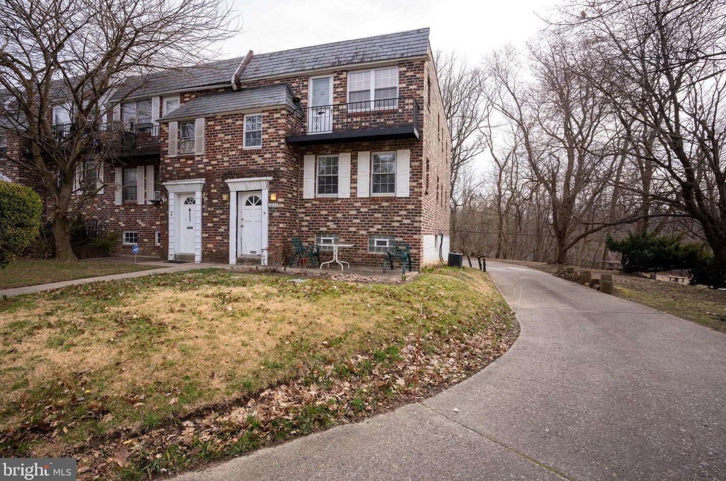 2635 Wentworth Rd #2nd Fl, Philadelphia, PA 19131