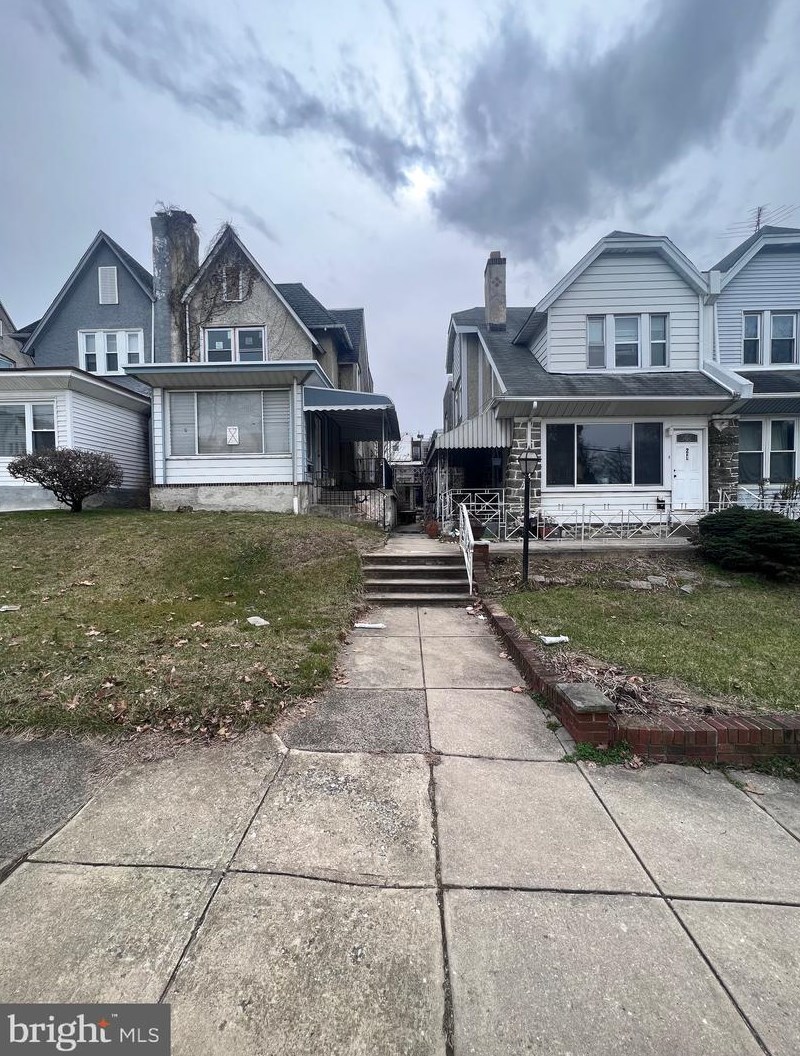 5438 Gainor Rd, Philadelphia, PA 19131-3112