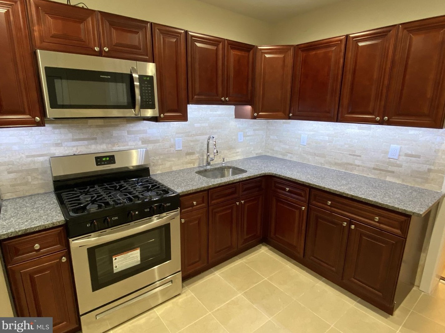 722 Rockland St, Philadelphia PA  19120-3747 exterior