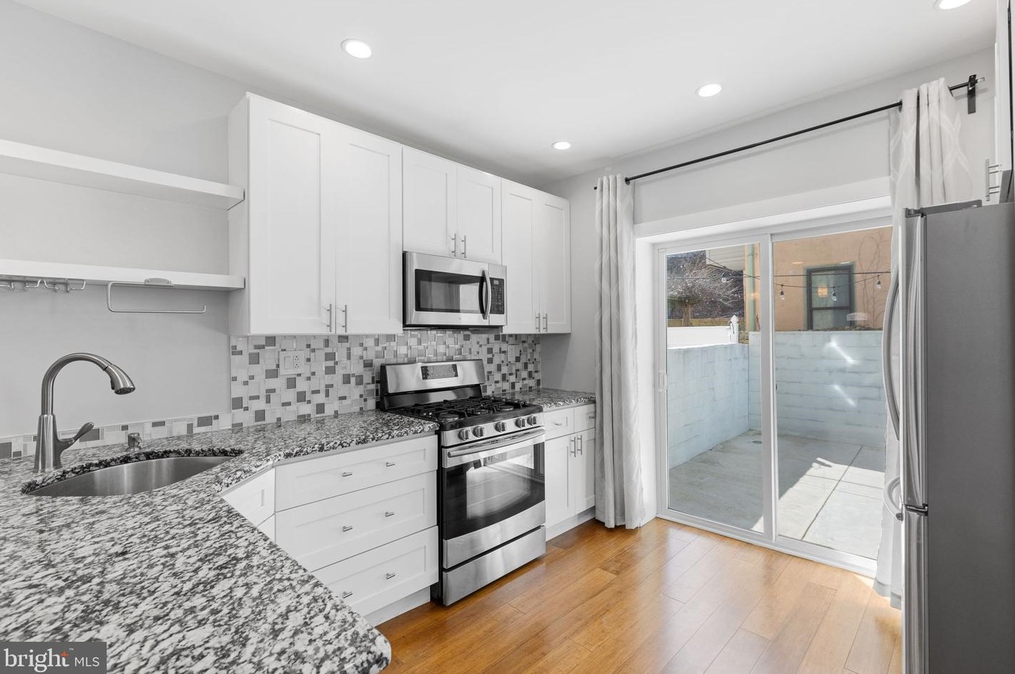 2344 Carpenter St, Philadelphia, PA 19146