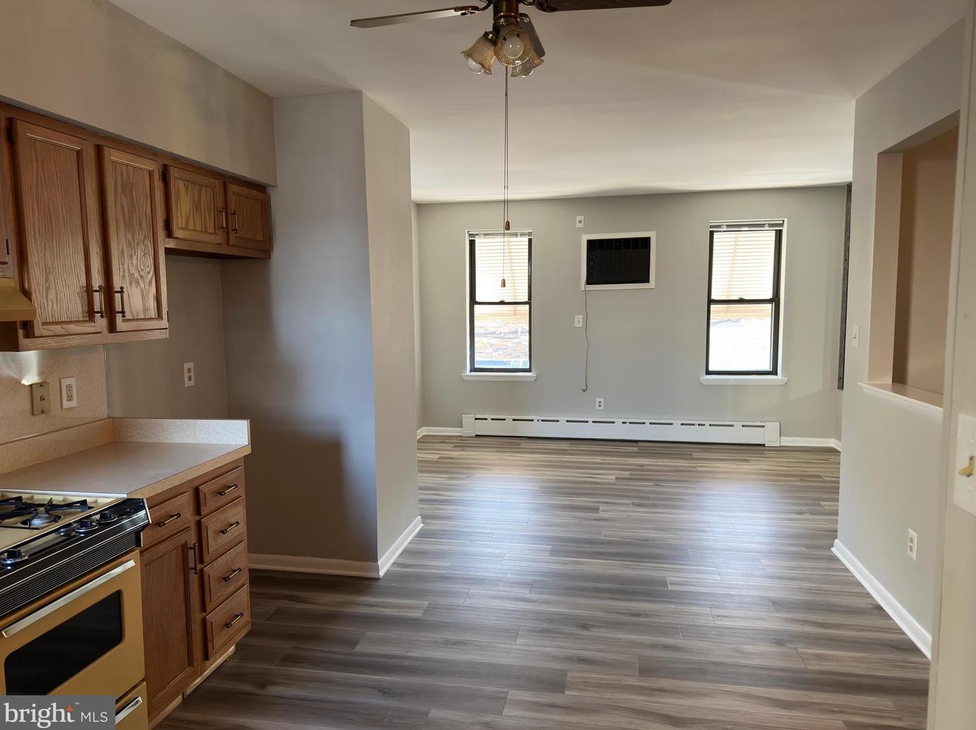 2612 S 16th St #2nd Floor, Philadelphia, PA 19145