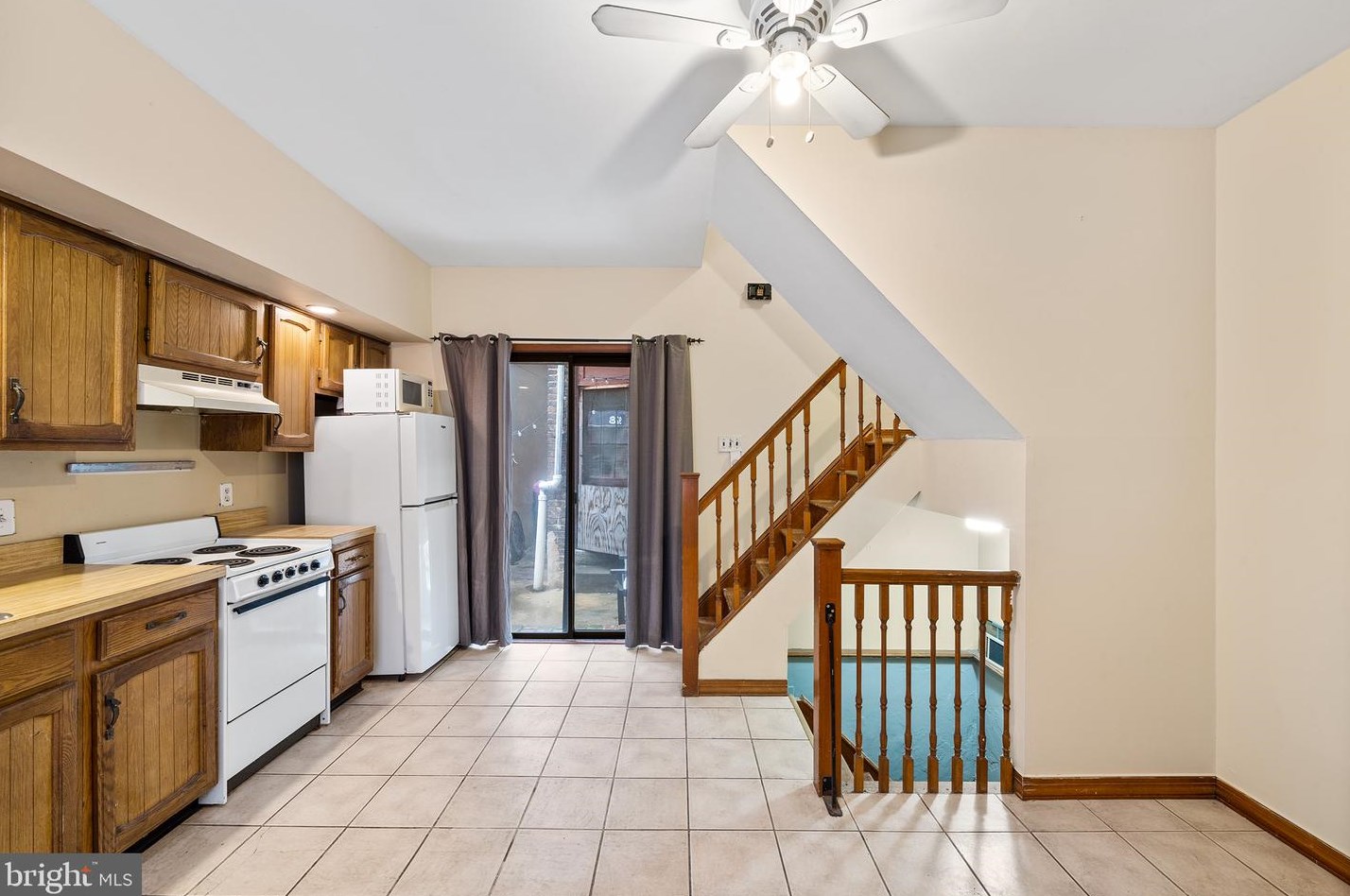 904 S Delhi St, Philadelphia, PA 19147