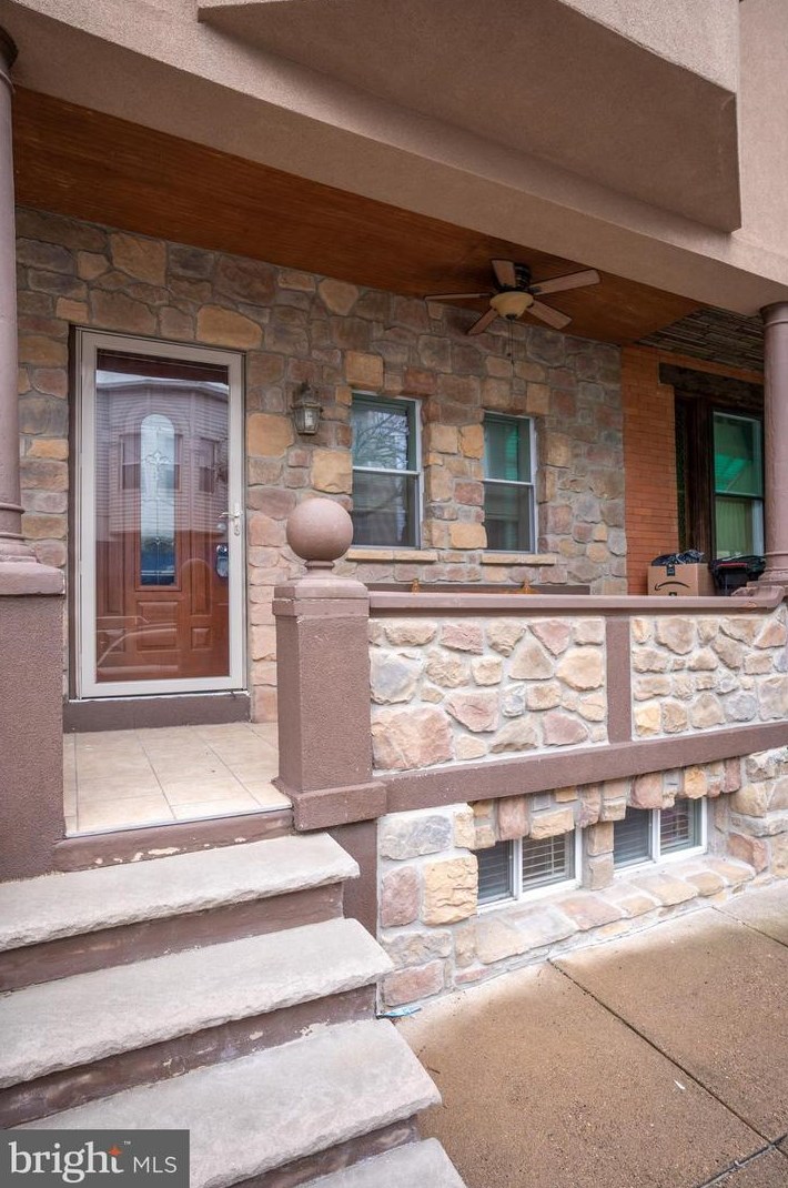 2615 S Sartain St, Philadelphia, PA 19133