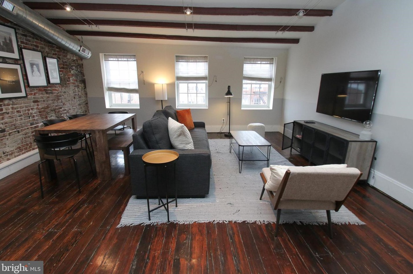 126 N 3rd St #5, Philadelphia, PA 19106