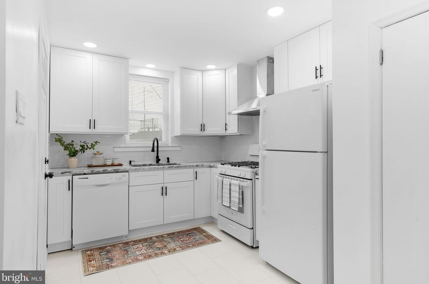 2438 Ritner St, Philadelphia PA  19145-4116 exterior