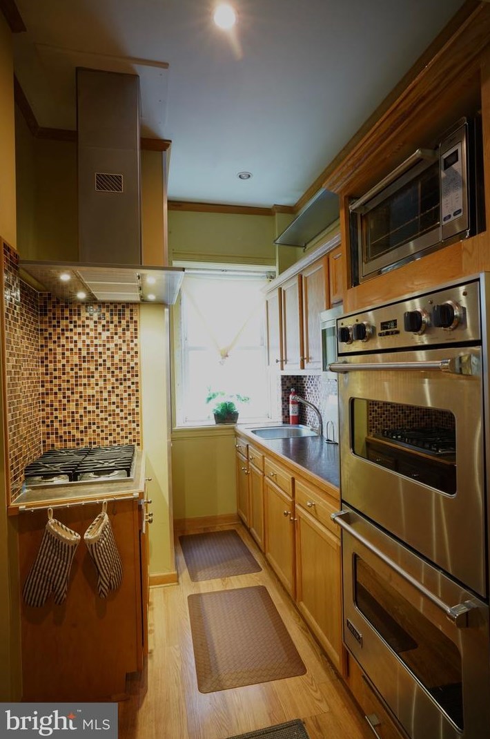 1233 58 St, Philadelphia PA  19131-4108 exterior