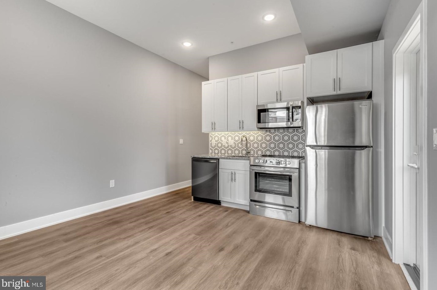 2119 N Front St #202, Philadelphia, PA 19122