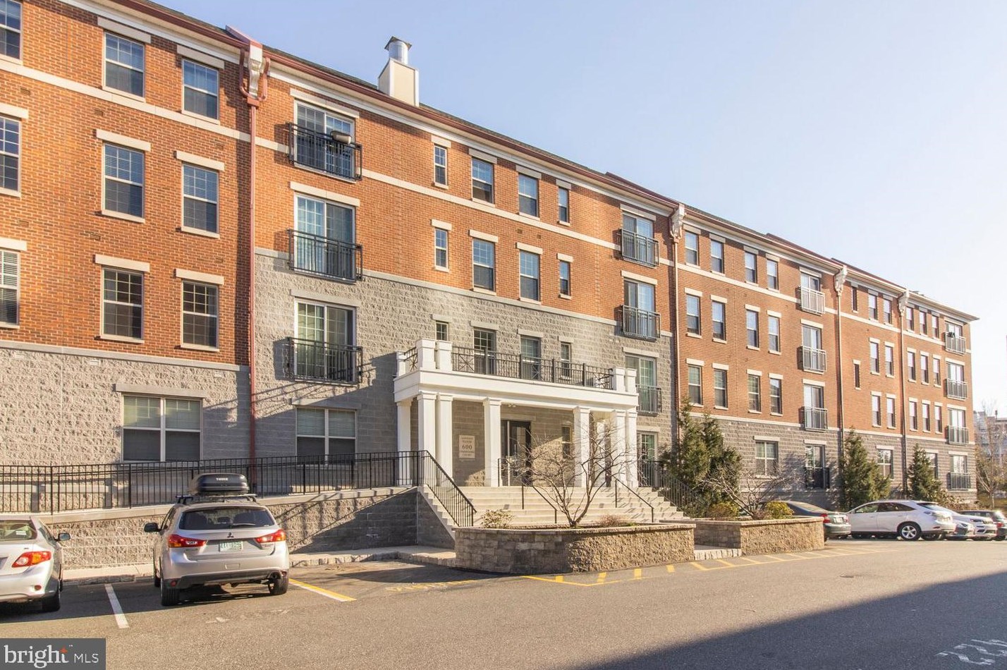 600 Commodore Ct, Philadelphia PA 19146-5253 exterior