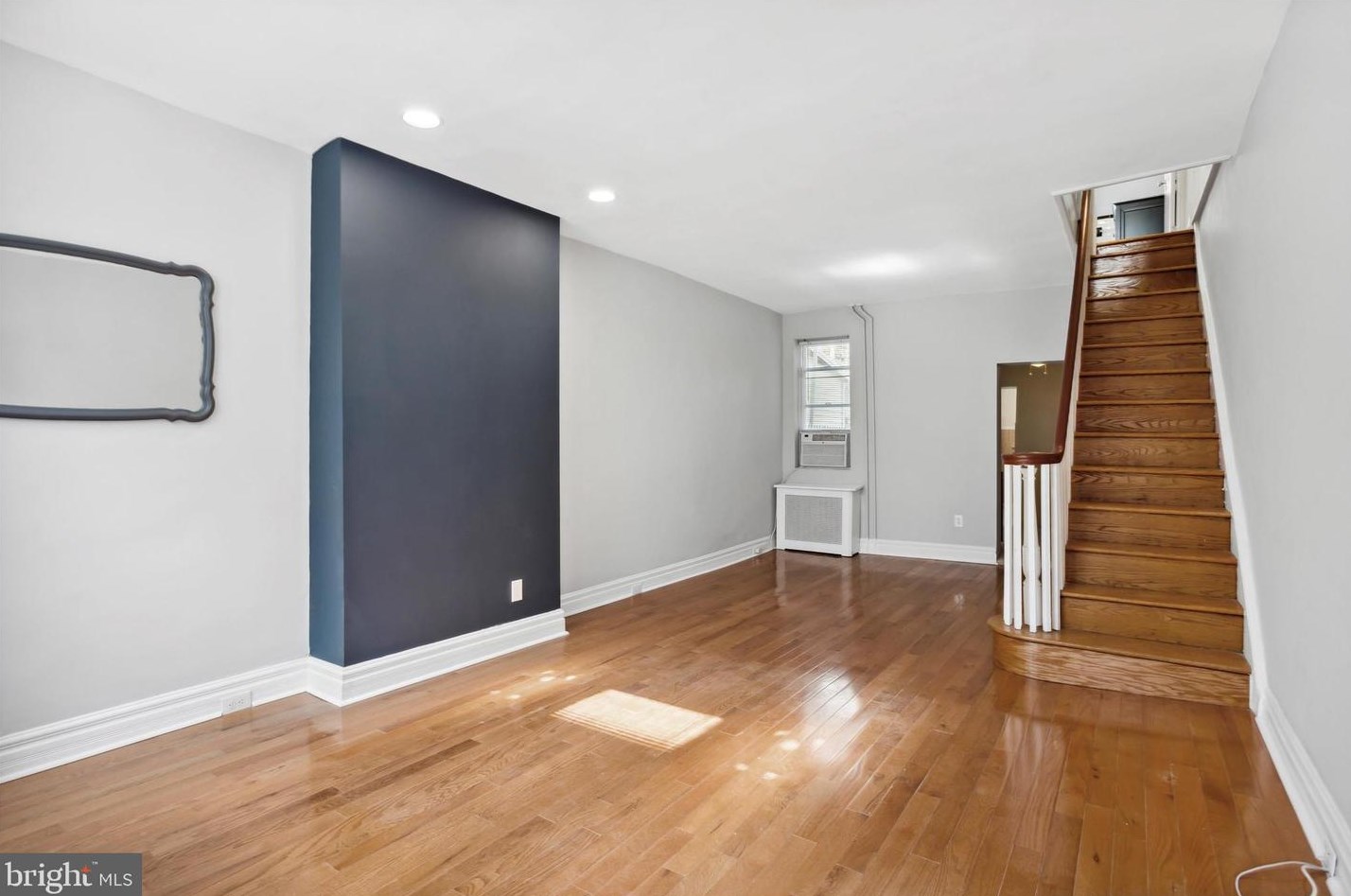 627 Flora St, Philadelphia PA  19125-3406 exterior