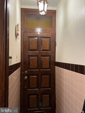 813 Mountain St, Philadelphia, PA 19148-1221