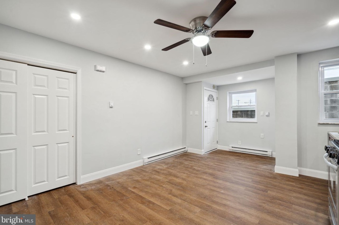 7051 Torresdale Ave, Philadelphia PA  19135-1914 exterior