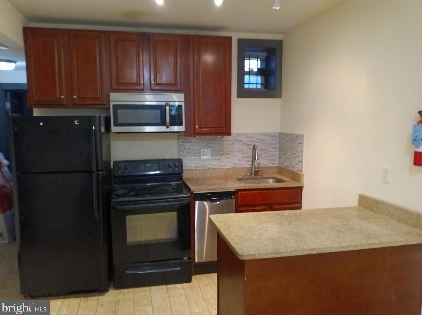 1727 N Gratz St, Philadelphia, PA 19121