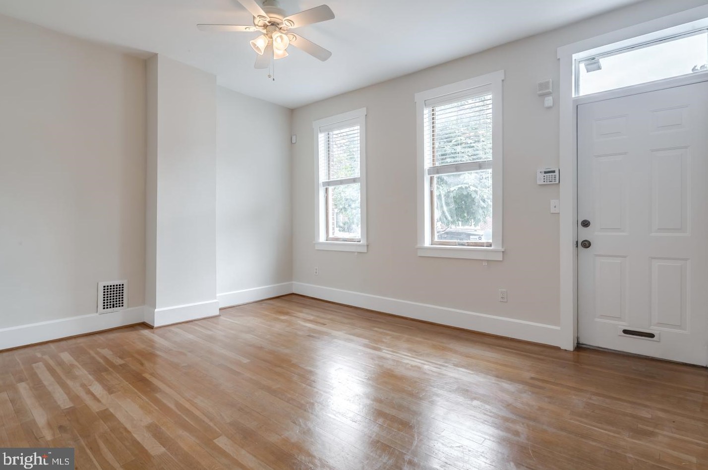 872 Taney St, Philadelphia PA  19130-1831 exterior