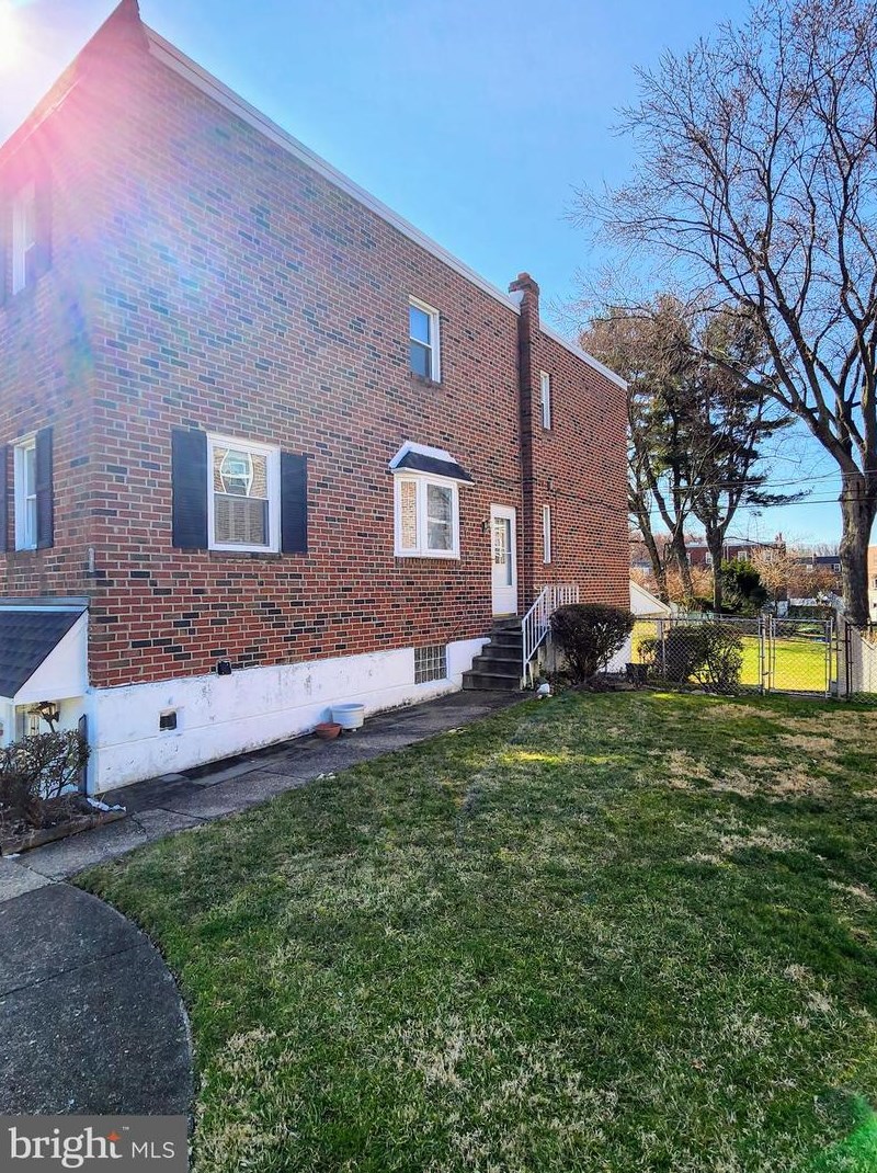 1108 Welton St, Philadelphia, PA 19116-2536