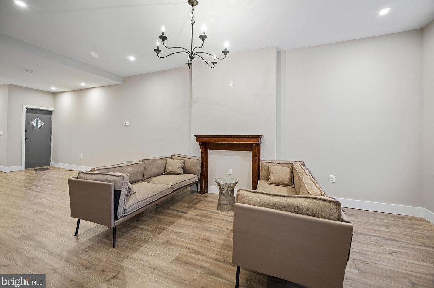 2309 Nicholas St, Philadelphia, PA 19121