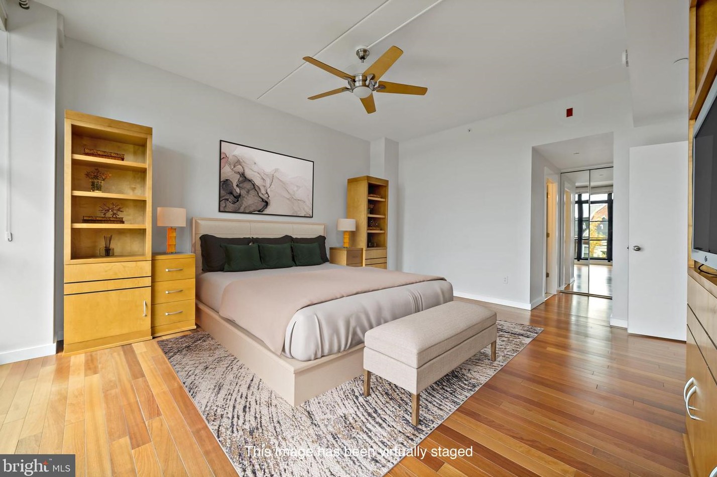 317 Vine St, Philadelphia PA  19106-1122 exterior