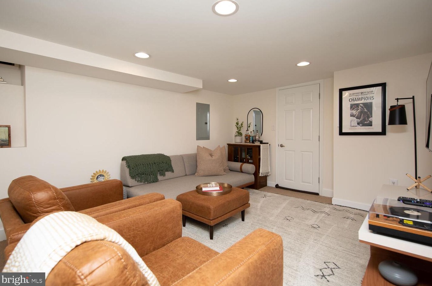 209 Ripka St, Philadelphia PA  19127-1103 exterior