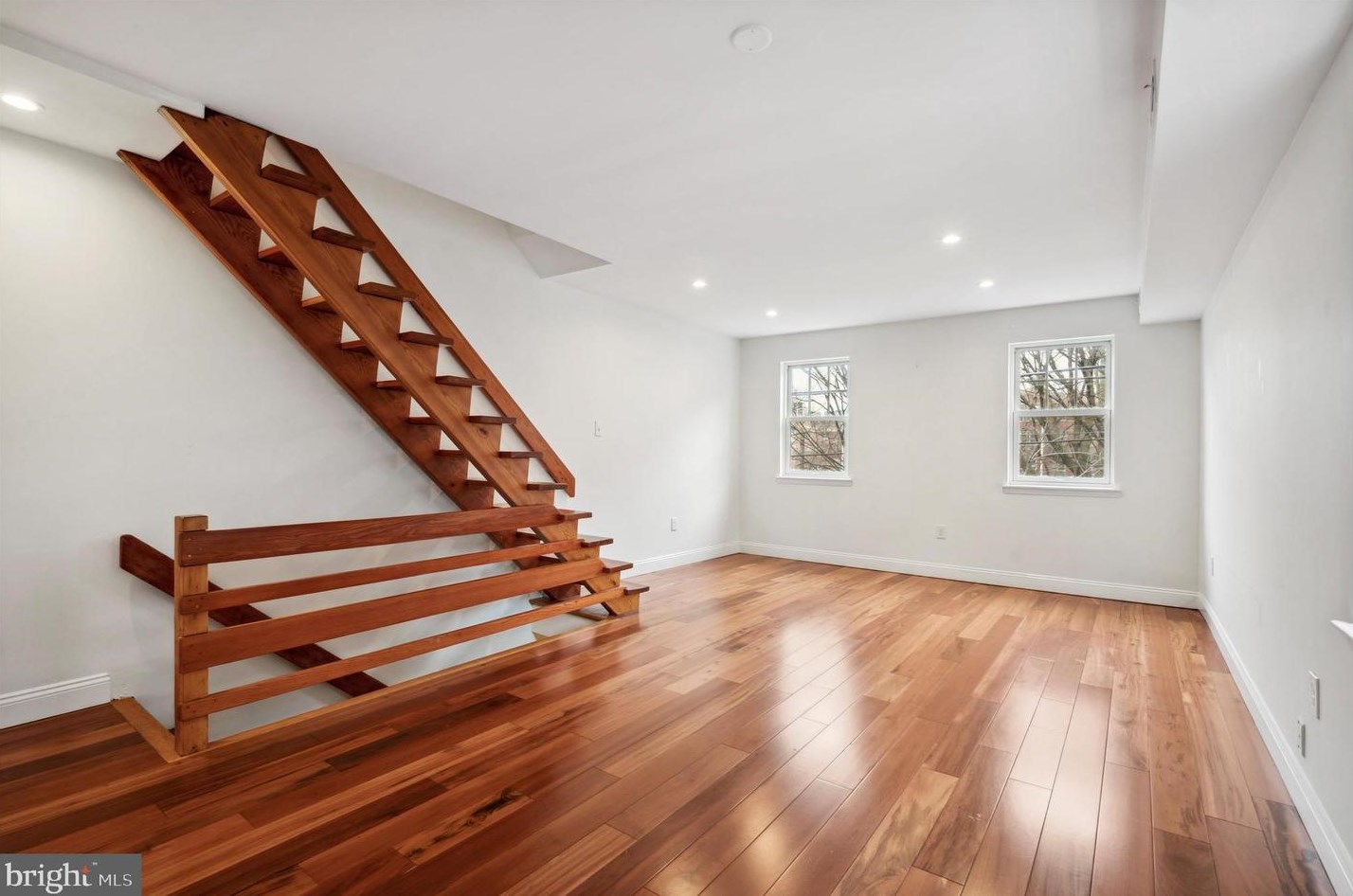 910 Fitzwater St, Philadelphia, PA 19147