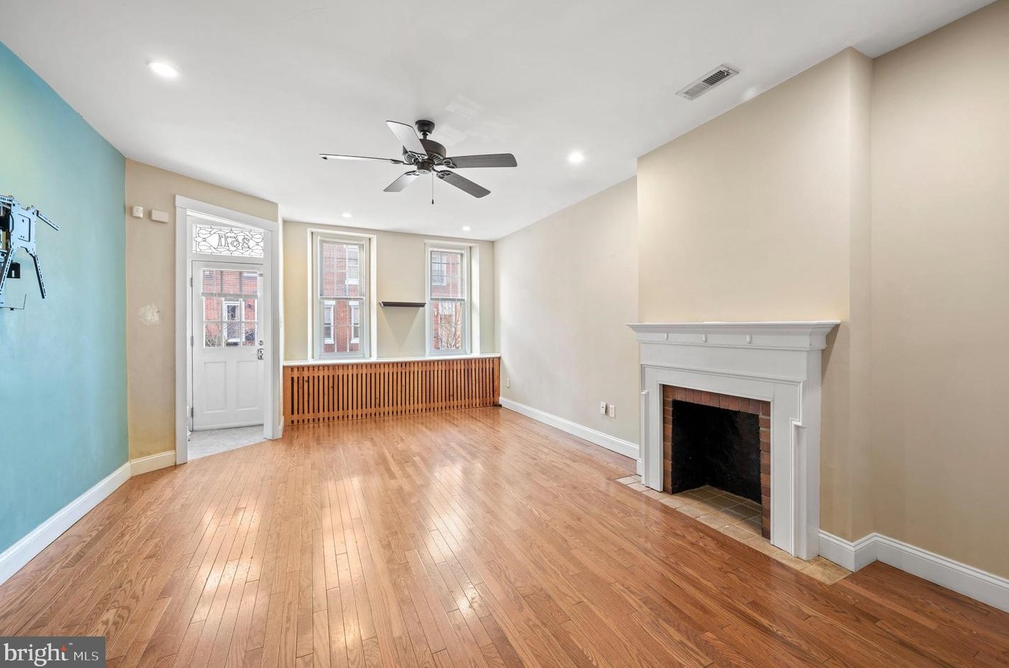 2511 Cedar St, Philadelphia, PA 19125