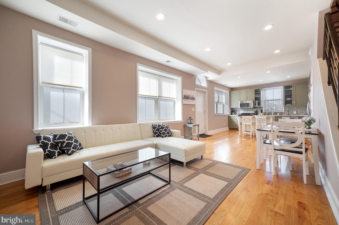 815 S 21st St, Philadelphia, PA 19130