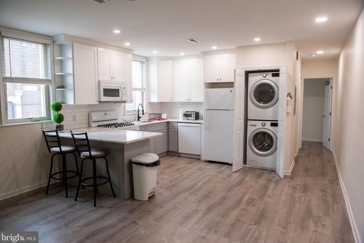 2048 S 21st St #2nd Floor, Philadelphia, PA 19145