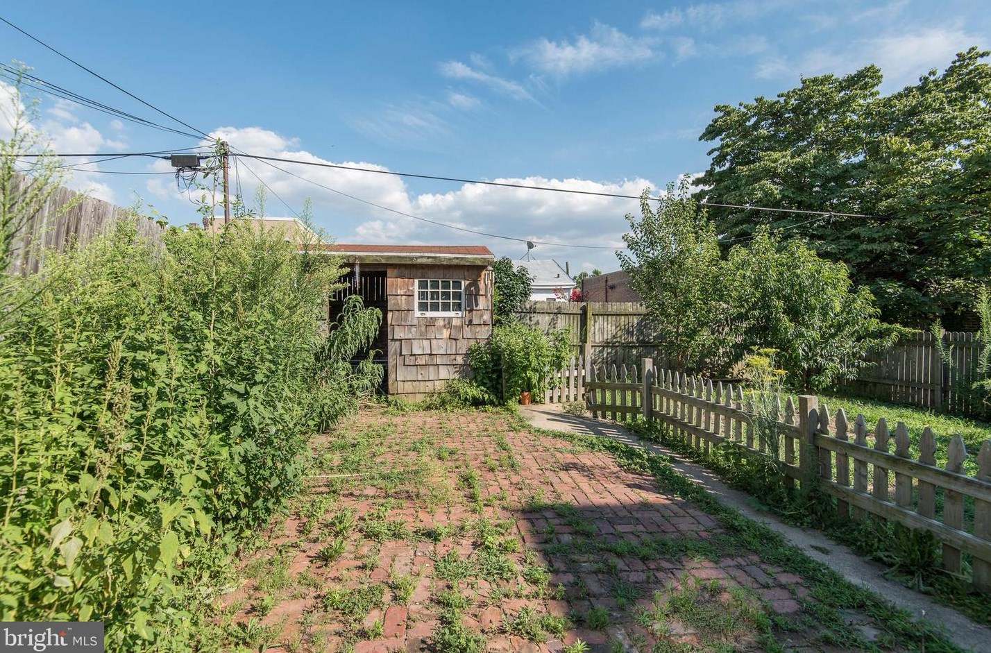 367 Green Ln, Philadelphia, PA 19128