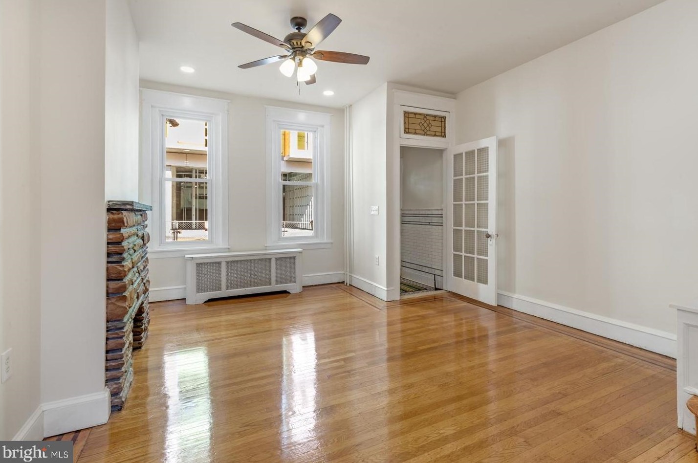 2404 Hazzard St, Philadelphia PA  19125-3113 exterior