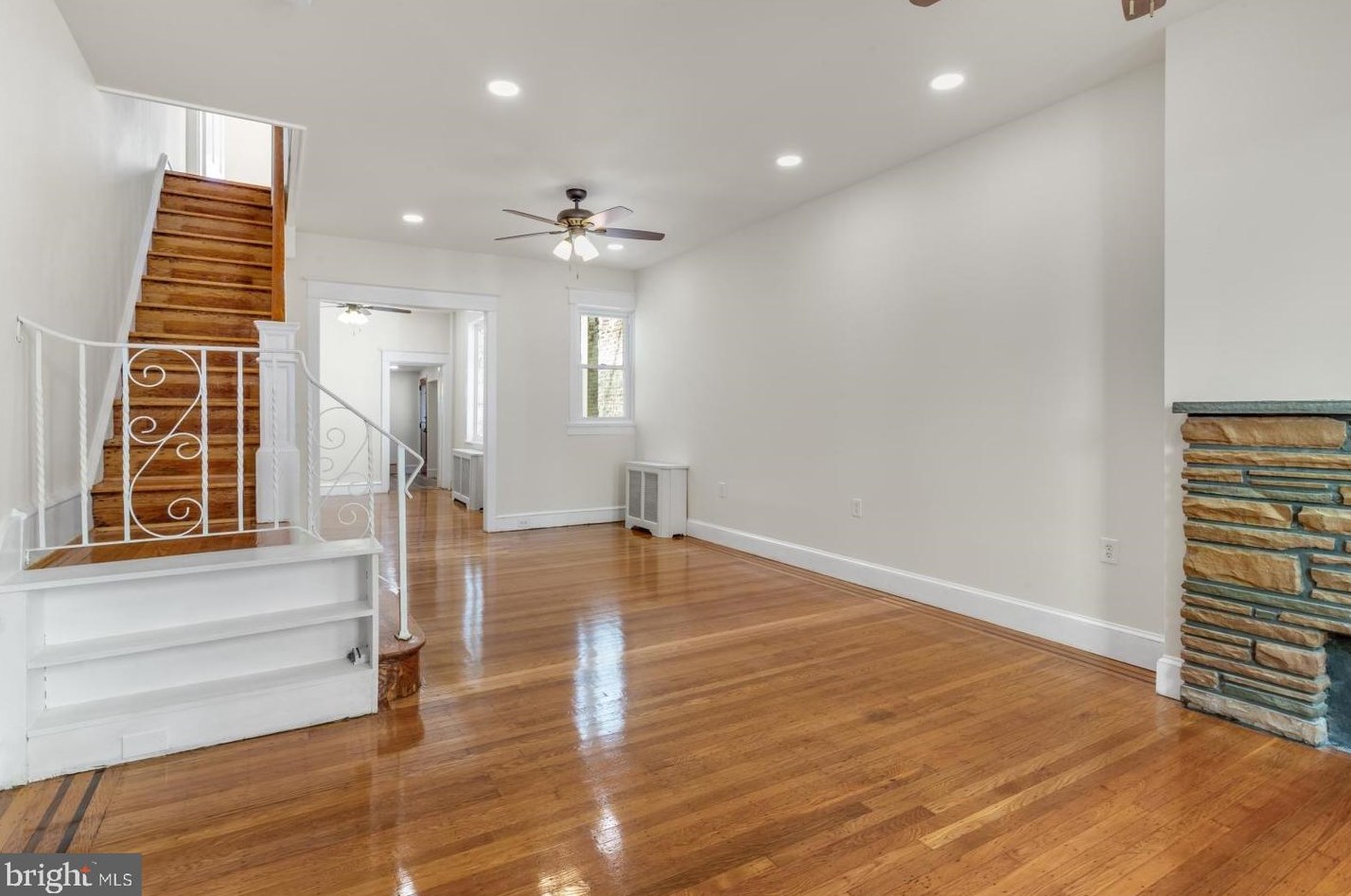 2404 Hazzard St, Philadelphia PA  19125-3113 exterior