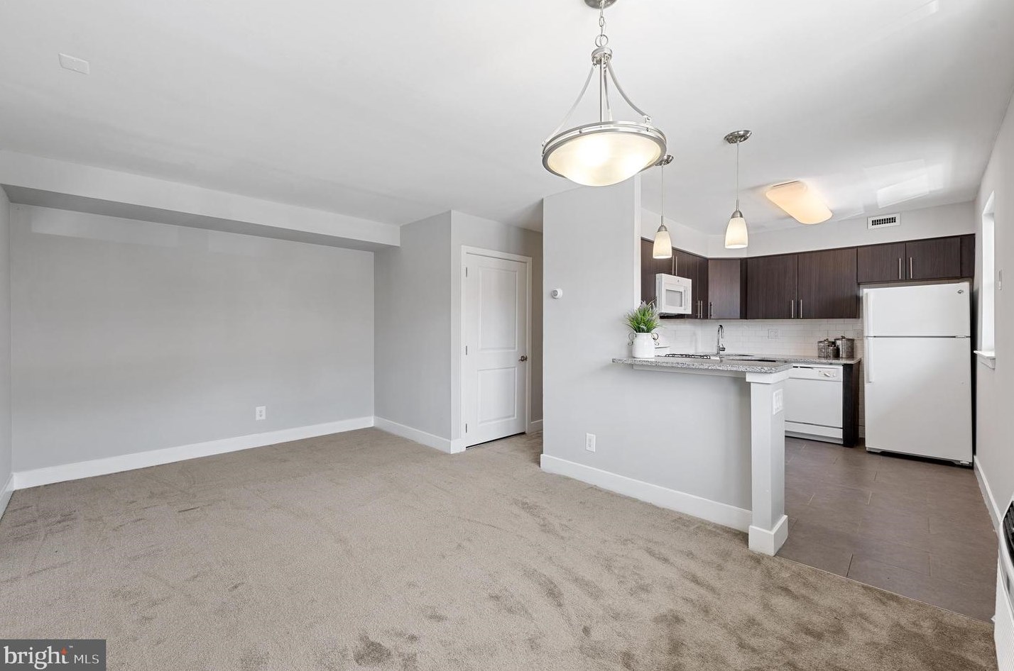 214 Salaignac St #d7, Philadelphia, PA 19128
