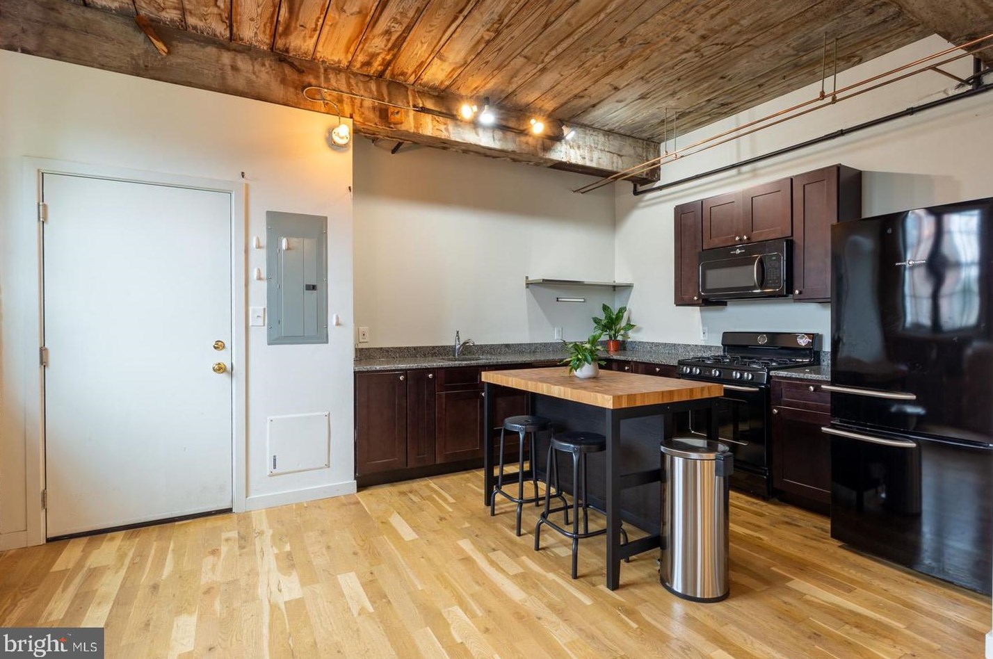 1737 N Howard St #2b, Philadelphia, PA 19122