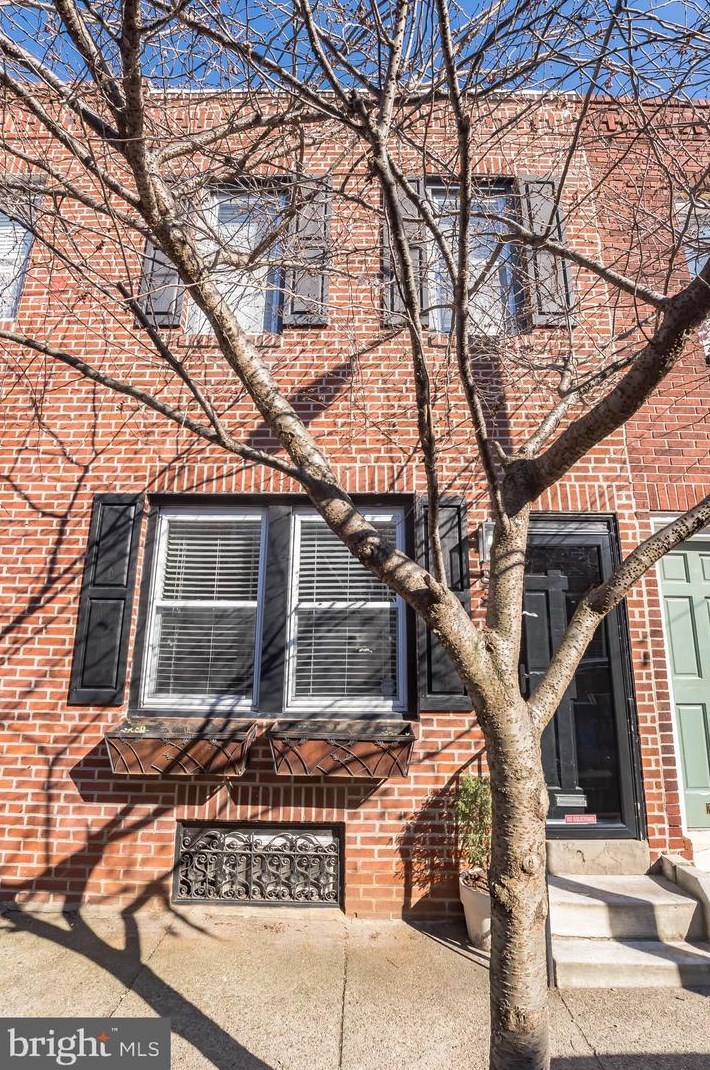 837 Bambrey St, Philadelphia, PA 19130-1824