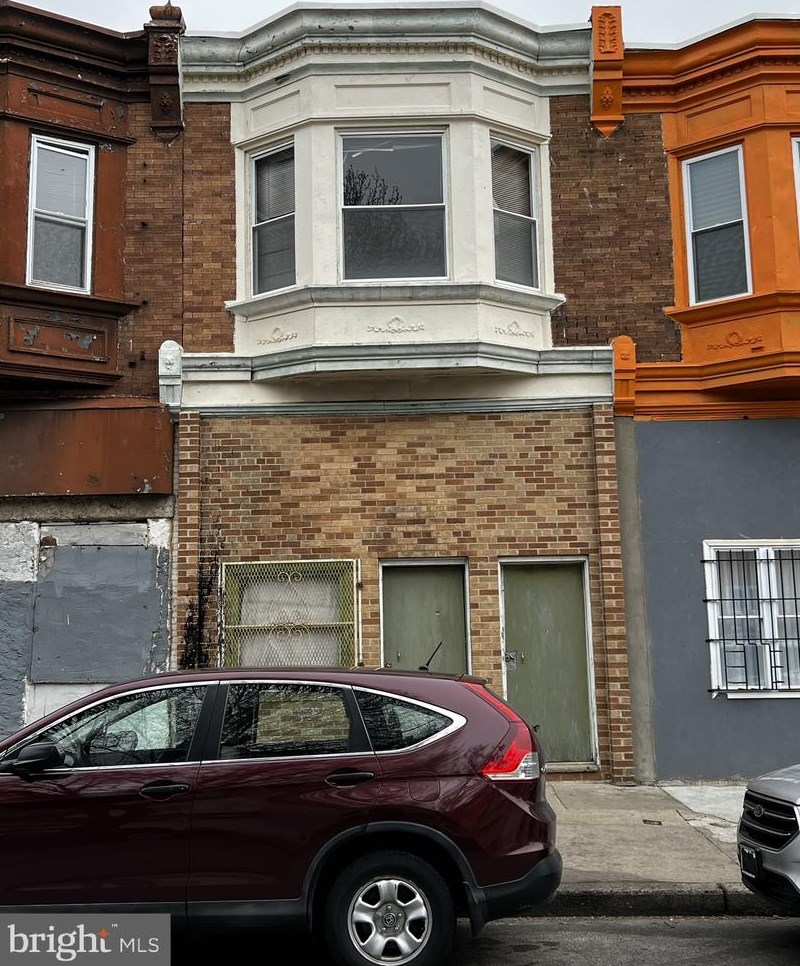 617 60th St, Philadelphia, PA 19143-2301