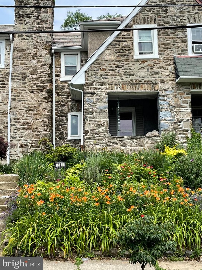 541 Clapier St, Philadelphia, PA 19144-4836