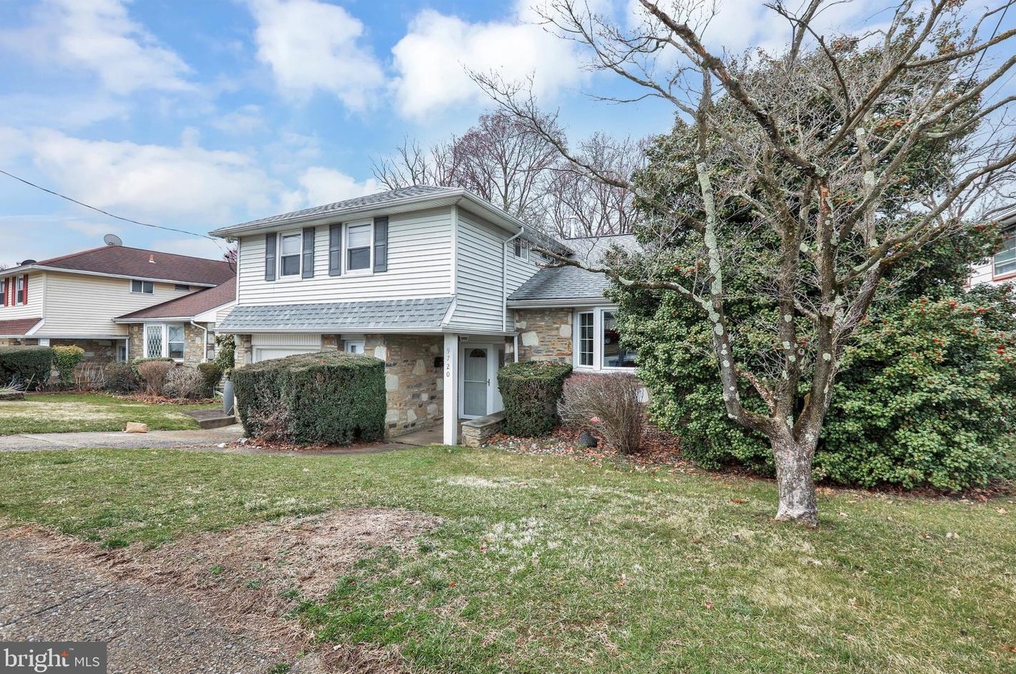 9720 Wynmill Rd, Philadelphia, PA 19115-1804