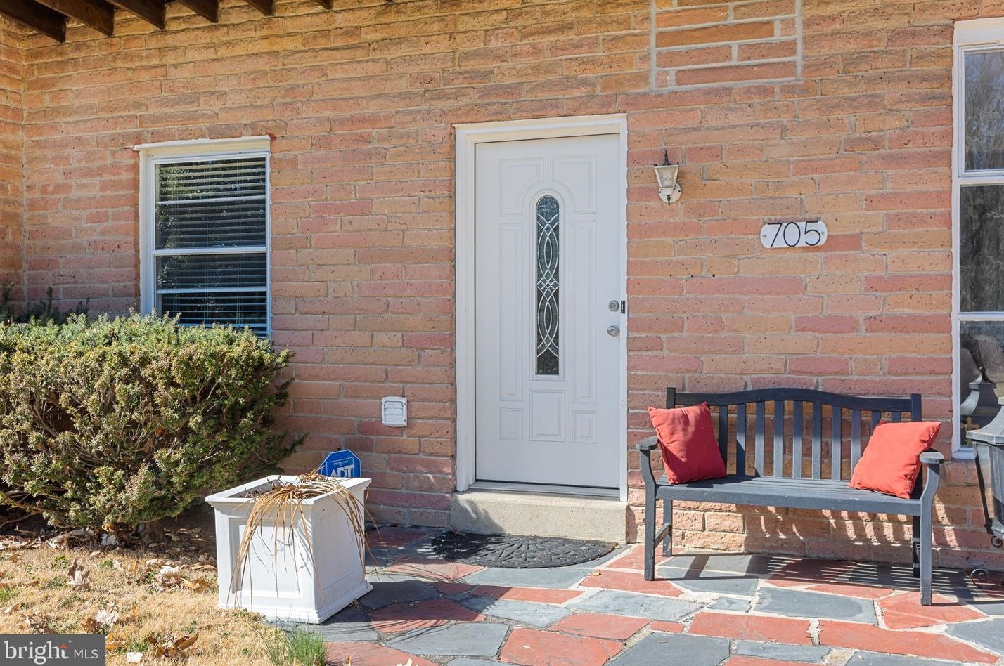 705 Stratford Dr, Philadelphia, PA 19115-2819