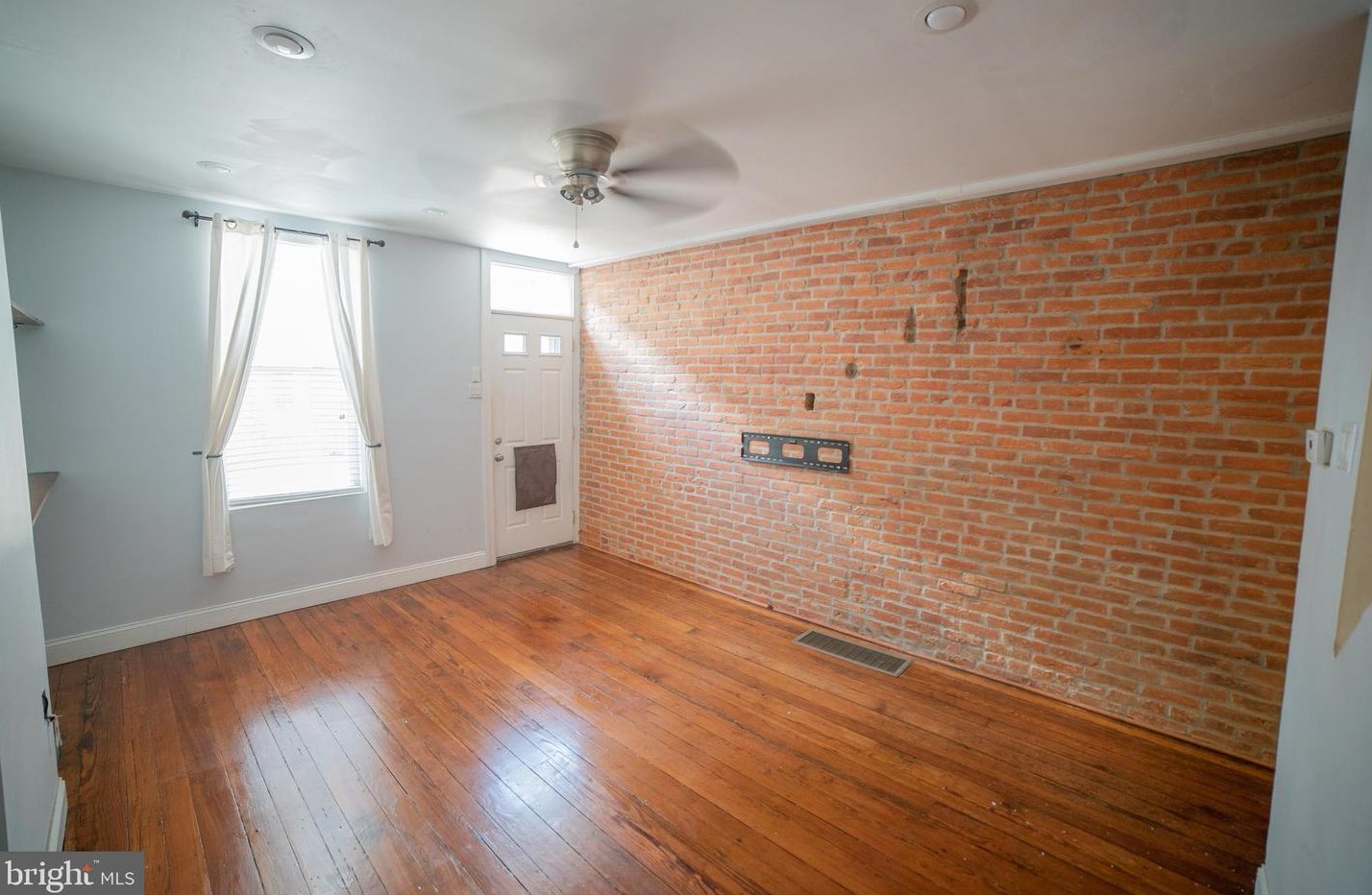 923 N Randolph St, Philadelphia, PA 19123