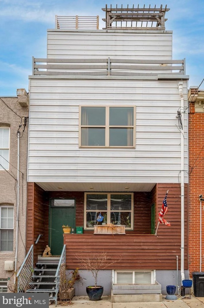2636 Almond St, Philadelphia, PA 19125-3825