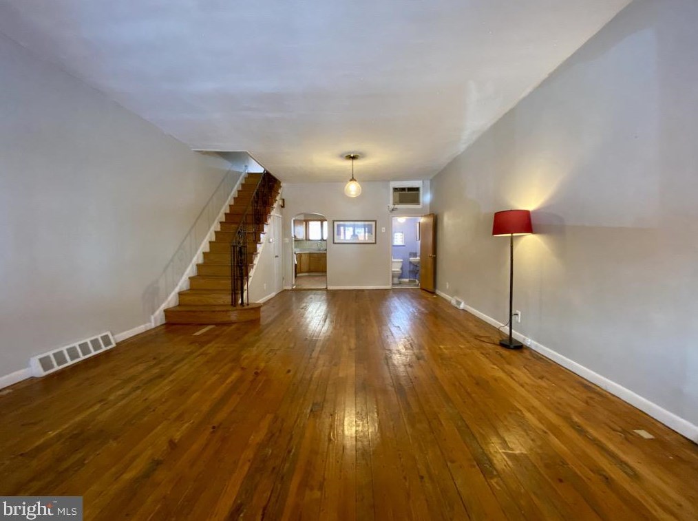 2436 S 12th St, Philadelphia, PA 19133