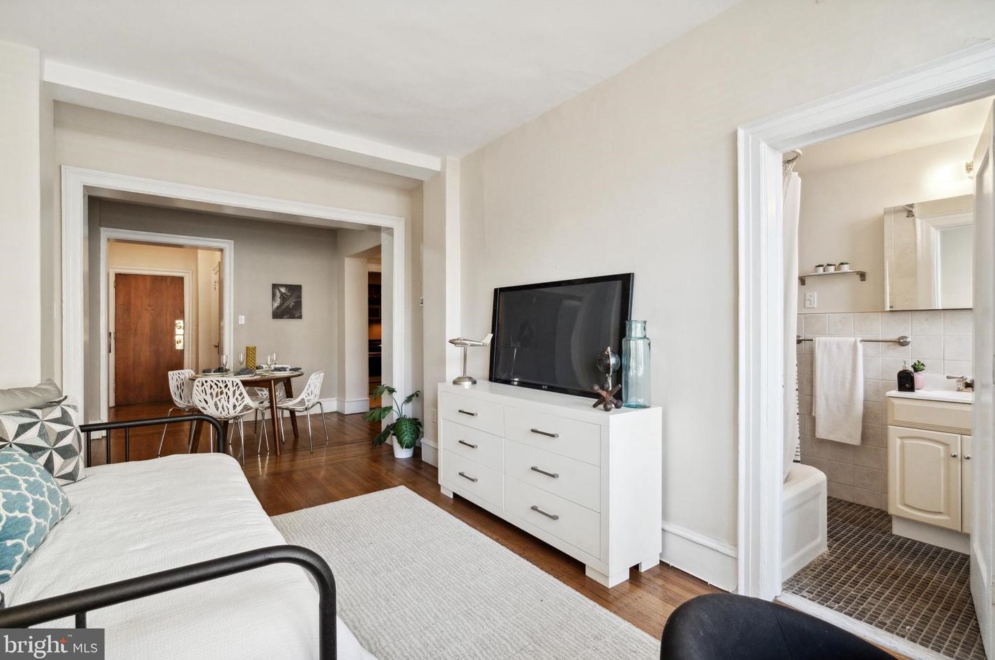 2201 Chestnut St, Philadelphia PA  19103-3046 exterior