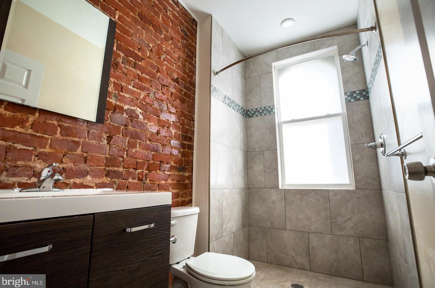 434 S 52nd St #3f, Philadelphia, PA 19143