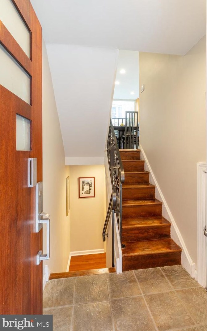 1206 Panama St, Philadelphia, PA 19107-5915