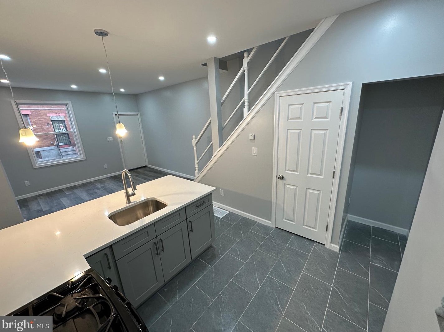 2546 Seltzer St, Philadelphia, PA 19132-3210